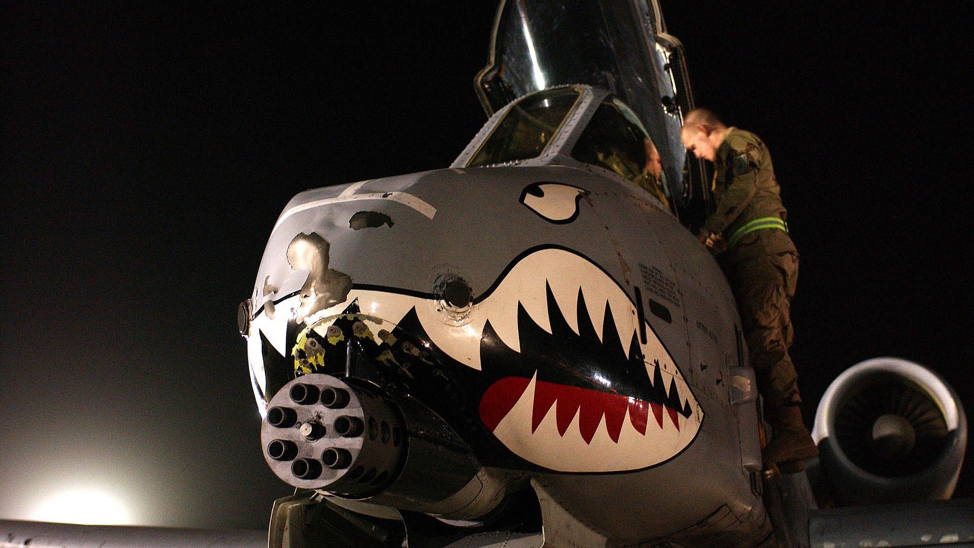 俱乐部人才流失管理缺乏机制，俱乐部人员配置